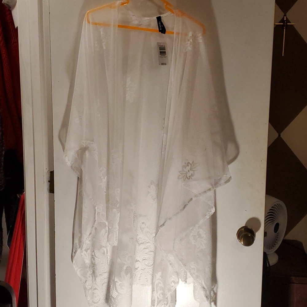 NWT! Torrid white lace ruana